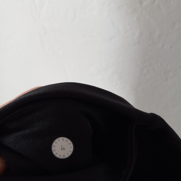 Lululemon Train Times High Rise Crop Full-On Luxtreme Black sz.4 - Picture 11 of 15